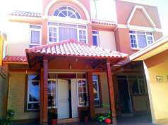 Casa chalet de 3 cuartos  360mt Foto