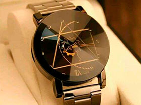 Elegante Reloj con manilla de acero Foto