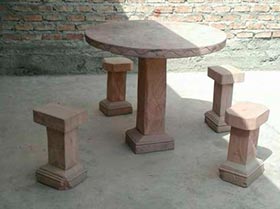 Hermosa mesa de piedra Foto
