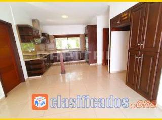 CASA CON PISCINA EN ALQUILER Foto