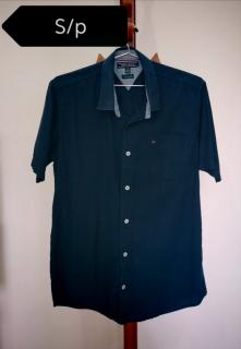 Camisas en venta Foto