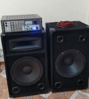 Equipo de sonido en remate Foto