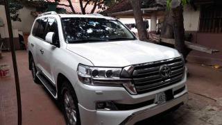 VAGONETA TOYOTA LAND CRUISER 2018 Foto