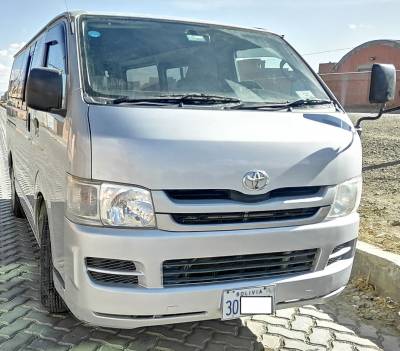 Minibús toyota hiace Mod 2009 Papeles Al Día. Foto