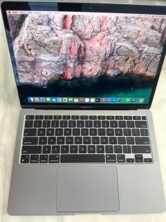 13-inch MacBook Air with Apple M1 chip Foto