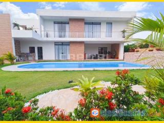 CASA LUJOSA CON PISCINA EN CONDOMINIO UR Foto