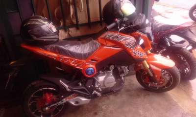 Moto himalaya rusi 125cc Foto