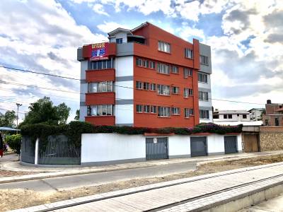 Edificio nuevo en Cochabamba Bolivia Foto