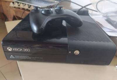 XBOX 360 SLIM VERSION-E Foto