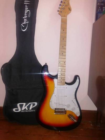 Pack Guitarra Eléctrica SKP Foto