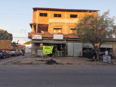 VENDO CASA DE 3 PISOS EN ZONA COMERCIAL Foto