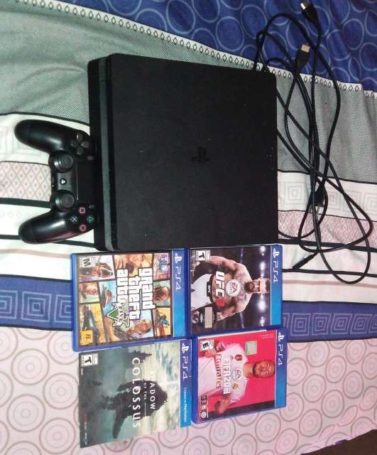 Vendo Ps4 De 1TB De Memoria Foto